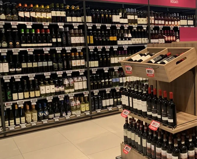 Regały sklepowe na alkohol