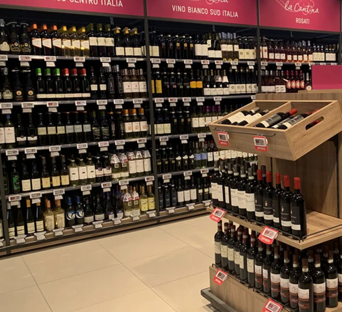 Regały sklepowe na alkohol