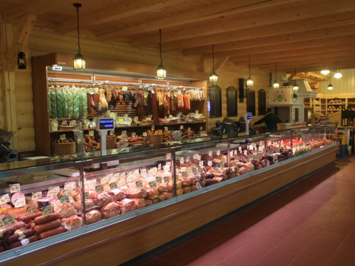 Supermarket w Wadowicach wyposażony pod klucz